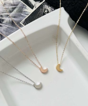 Minimalist Moon Necklace