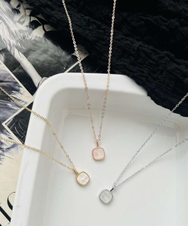 Resin White Necklace