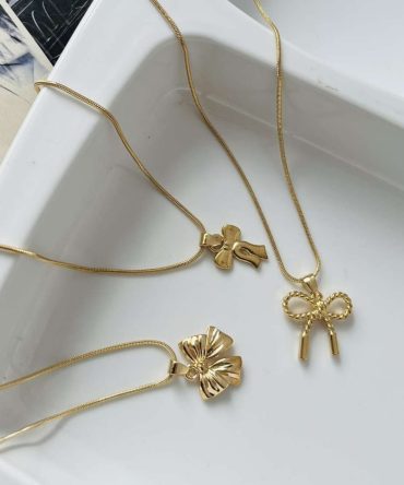 Aesthetic Bow Necklace