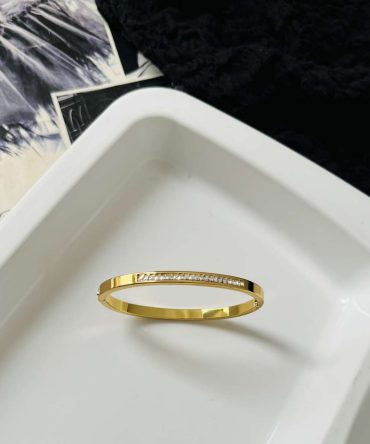 Minimalist Diamonds Bracelet~ Anti Tarnish (Thin Wrist)