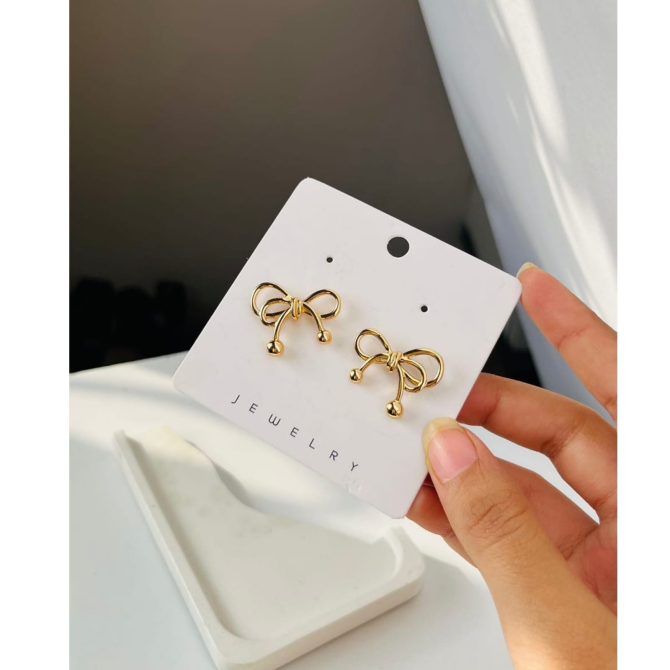 Lean Bow Earrings