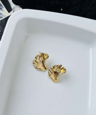 Golden Shell Earrings