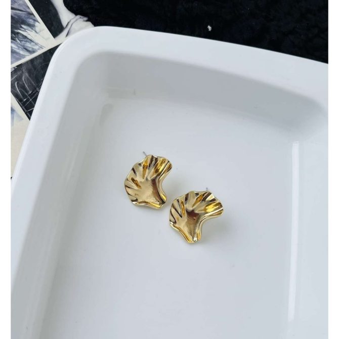 Golden Shell Earrings