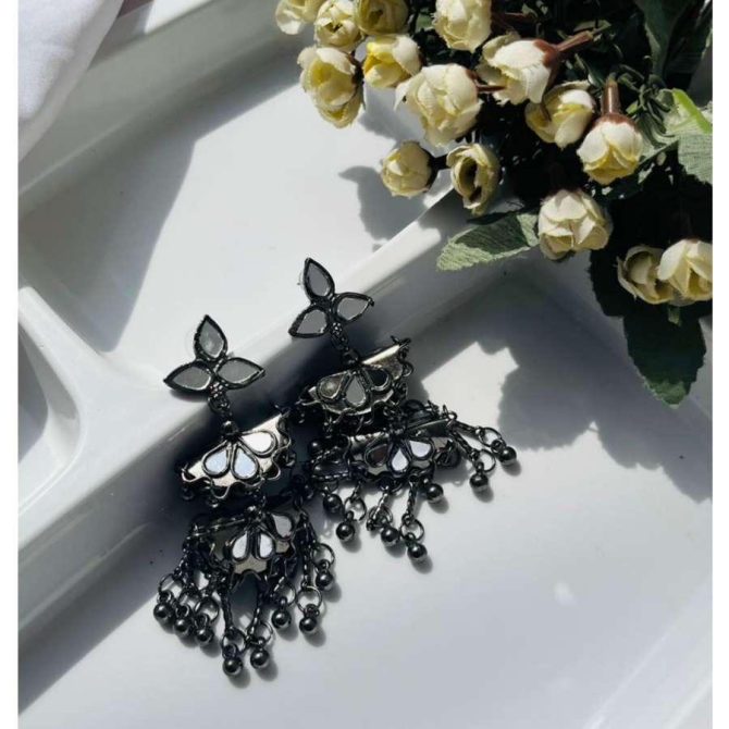 Aarvi Black Jhumkas
