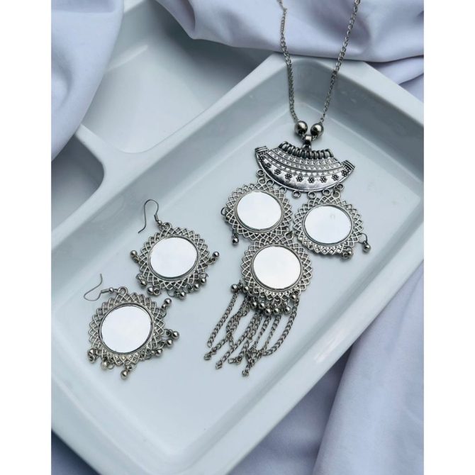 Kaveri Mirror Set