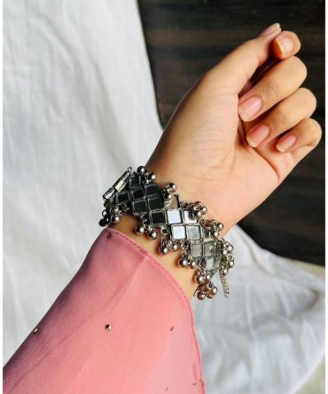 Quadral Mirror Ghungroo Bangle