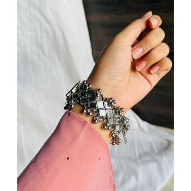 Quadral Mirror Ghungroo Bangle