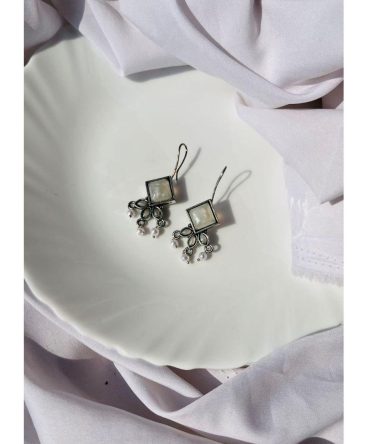 Aysha Pearl Earrings