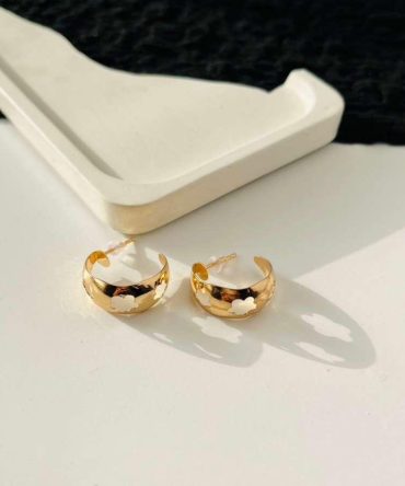 Golden Clover Hoops