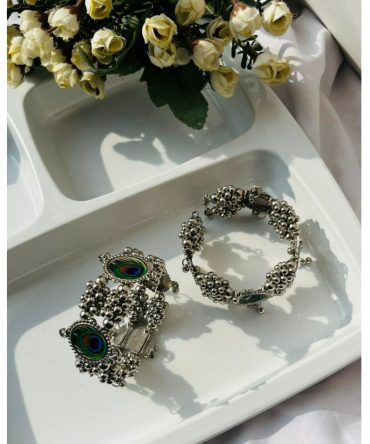 Morpankh Bangle