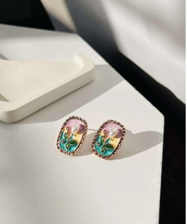 Tulip Pearl Earrings