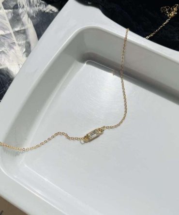 Minimalist Diamond Necklace