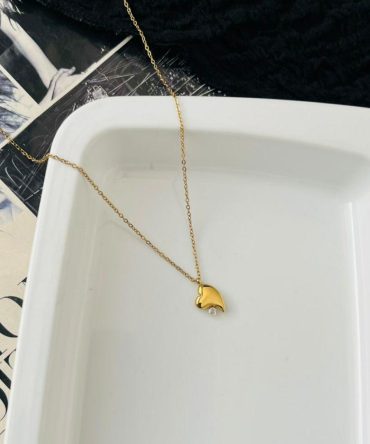 Minimalist Diamond Heart Necklace~ Anti Tarnish