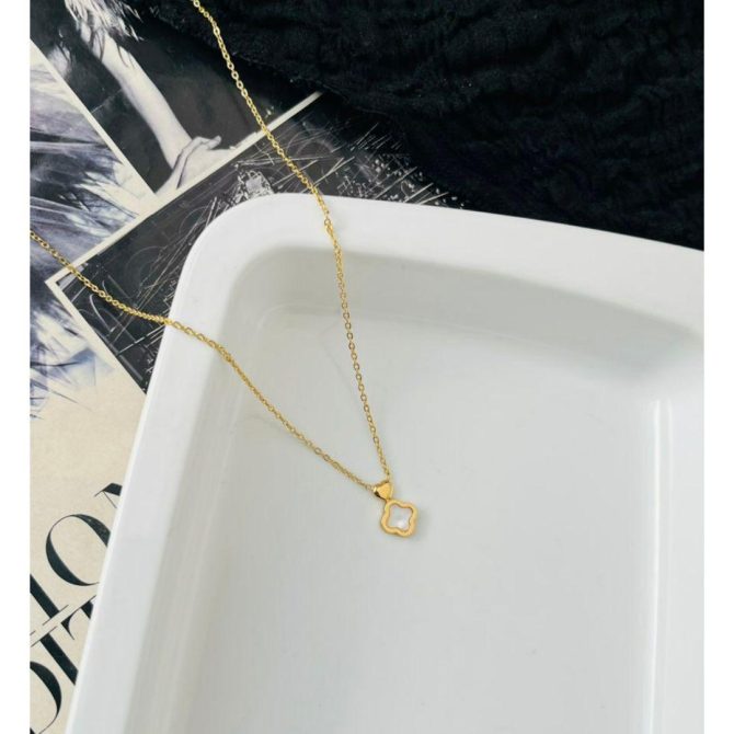 Minimalist Clover Heart Necklace~ Anti Tarnish