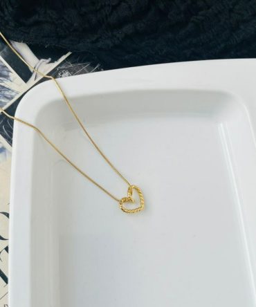 Twisted Heaven Heart Necklace~ Anti Tarnish