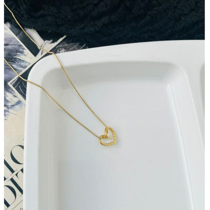 Twisted Heaven Heart Necklace~ Anti Tarnish