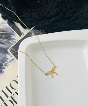 Sleek Bow Necklace~ Anti Tarnish