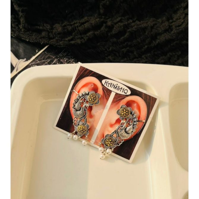 Ethnic Pearl Earcuff