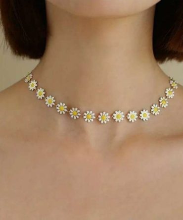 Full Daisy Choker Necklace