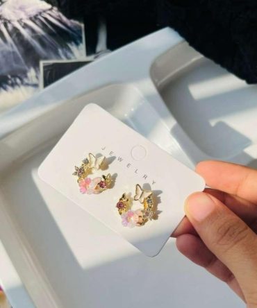 Floral Finesse Earrings
