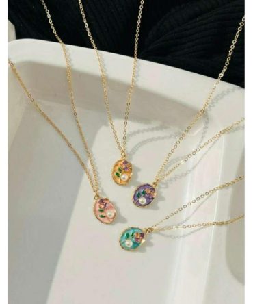 Multicolor Floral Pearl Necklace