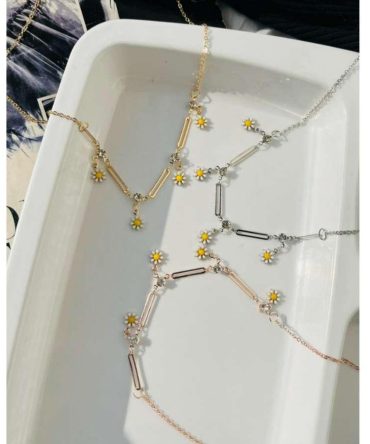 Multi Daisies Necklace