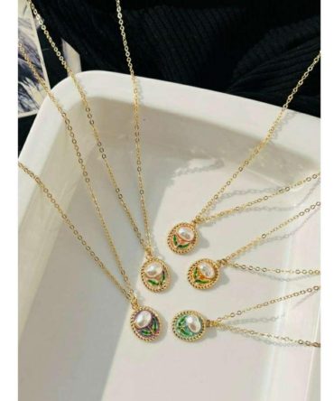 Tulip Pearl Necklace