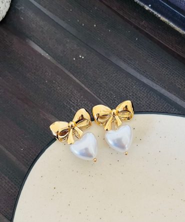 Bow Pearl Earrings