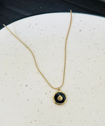 Sarah Shell Necklace~ Anti Tarnish