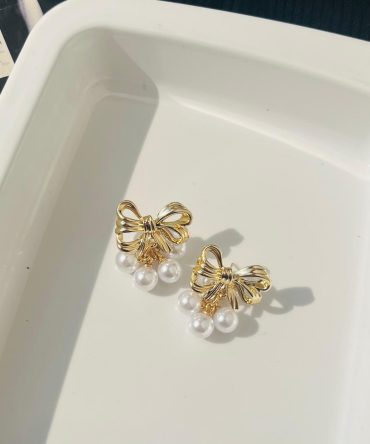Pearls Bow Earrings