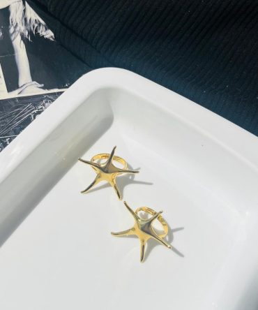 Golden Starfish Ring~ Anti Tarnish