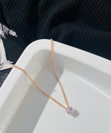 Rosegold Single Diamond Necklace